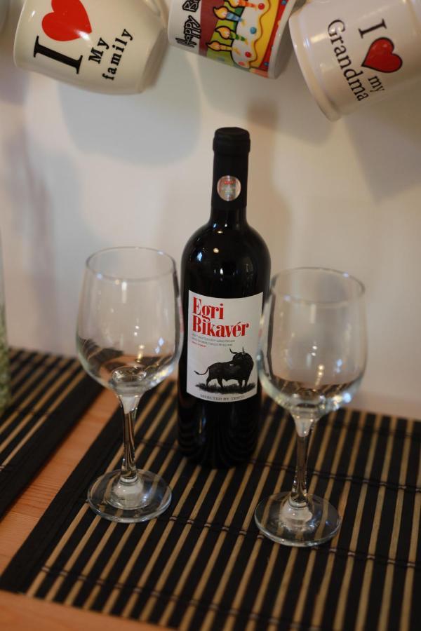 Firpo Apartman Eger Bagian luar foto
