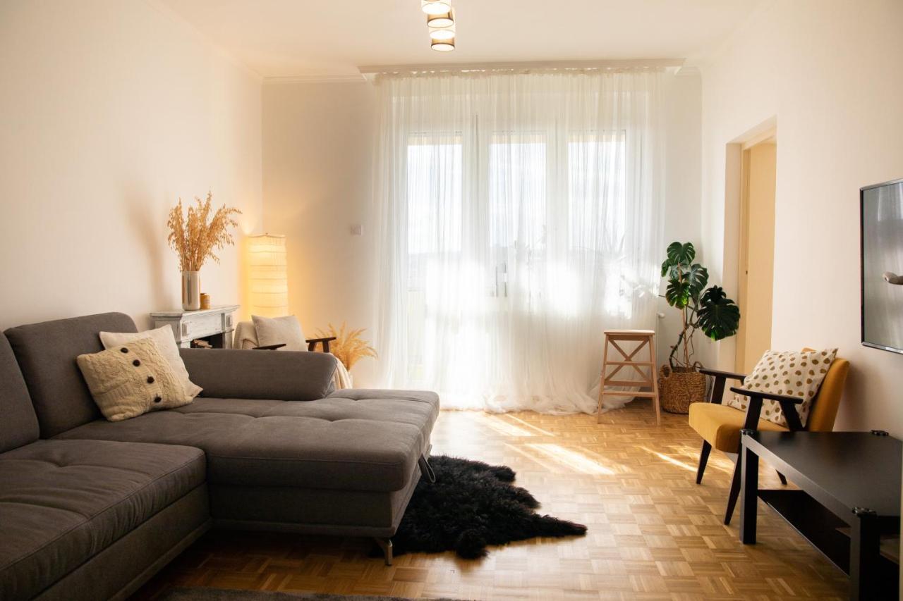 Firpo Apartman Eger Bagian luar foto