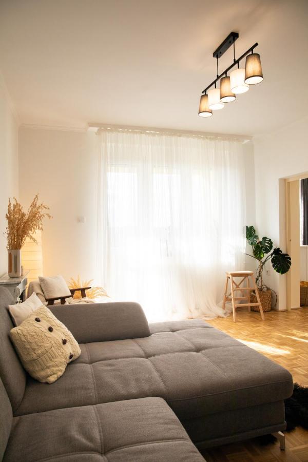 Firpo Apartman Eger Bagian luar foto