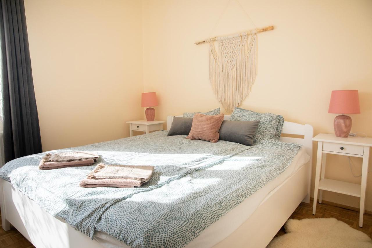 Firpo Apartman Eger Bagian luar foto