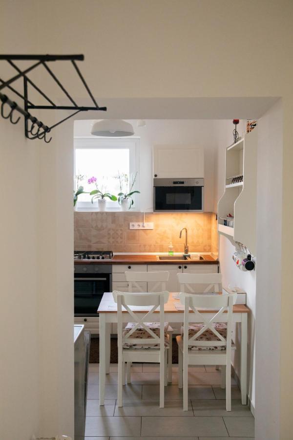 Firpo Apartman Eger Bagian luar foto