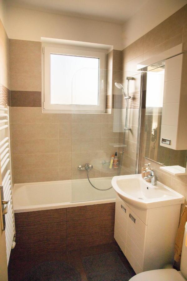 Firpo Apartman Eger Bagian luar foto
