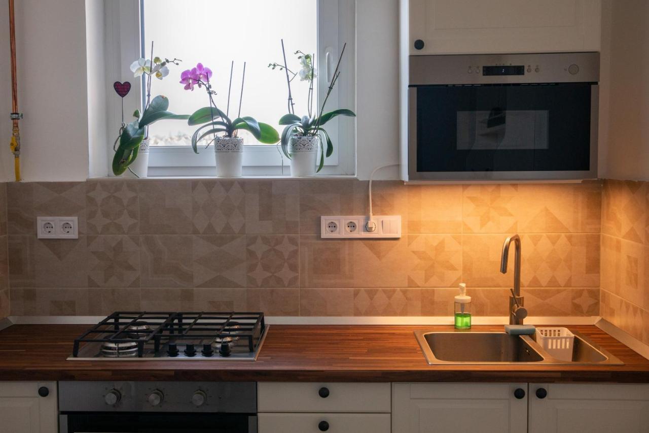 Firpo Apartman Eger Bagian luar foto